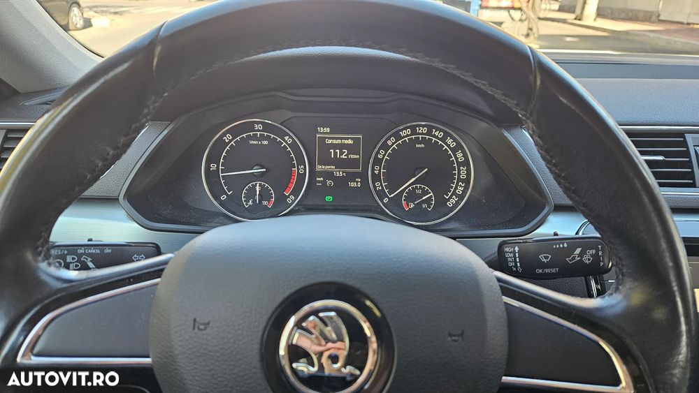 Skoda Superb 2.0 TDI Ambition - 15