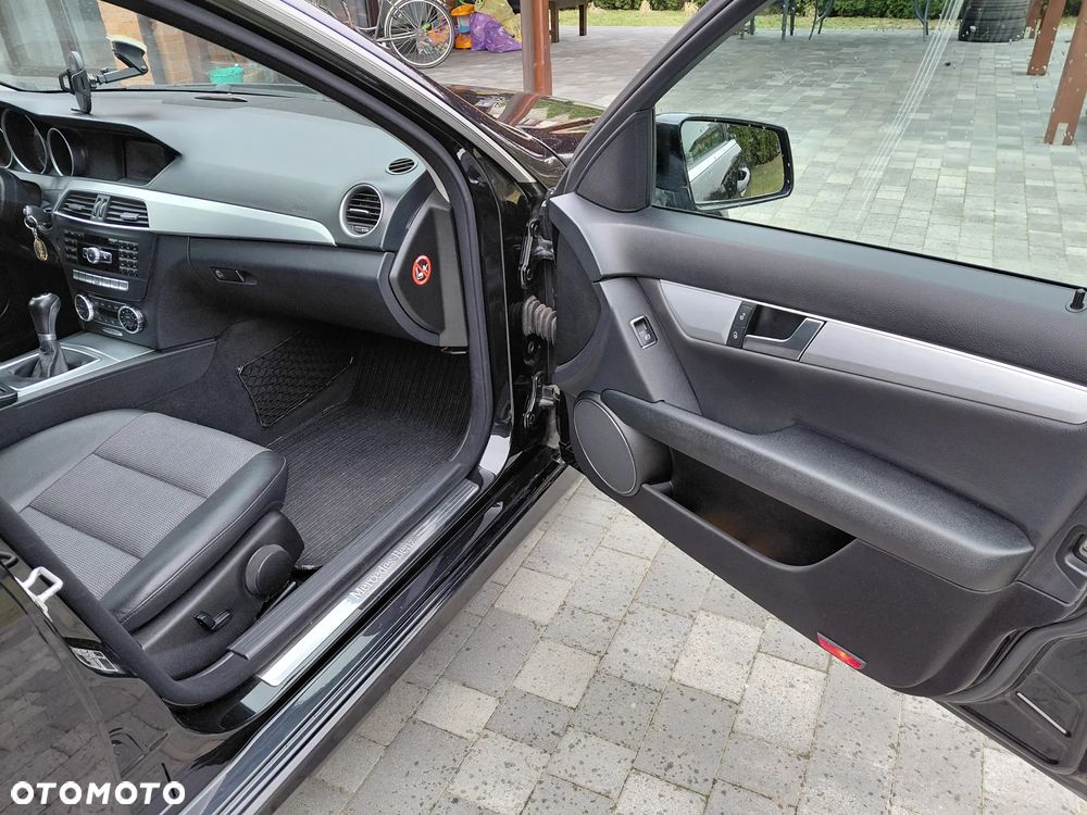 Mercedes-Benz Klasa C 180 BlueEFFICIENCY - 11