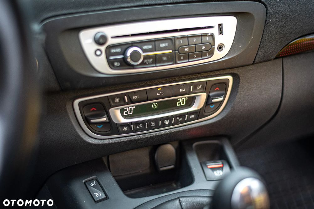 Renault Scenic 1.6 16V 110 LIMITED - 11