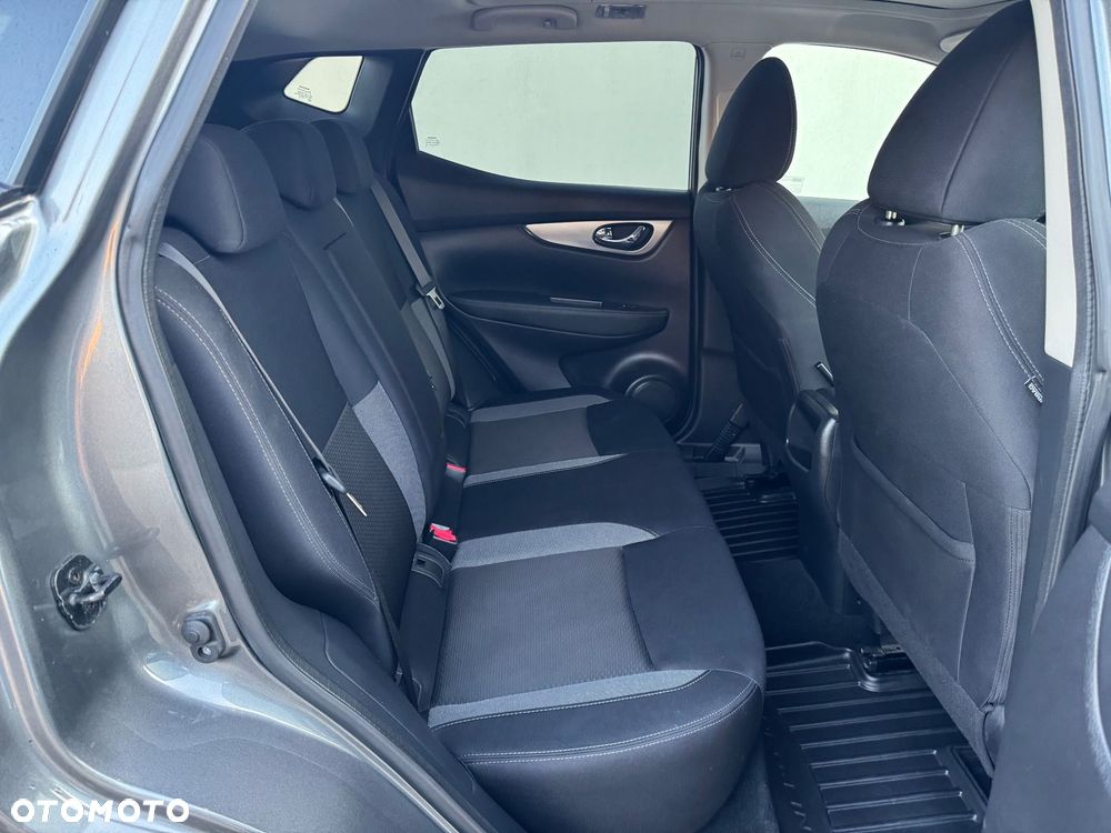 Nissan Qashqai 1.3 DIG-T N-Connecta - 35