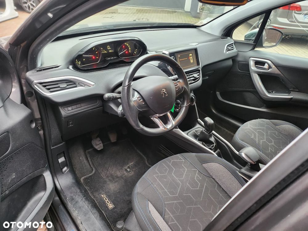 Peugeot 2008 BlueHDi 100 STOP & START Style - 8