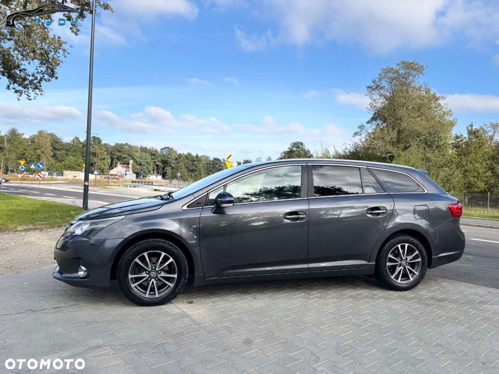 Toyota Avensis 2.0 D-4D Premium - 11