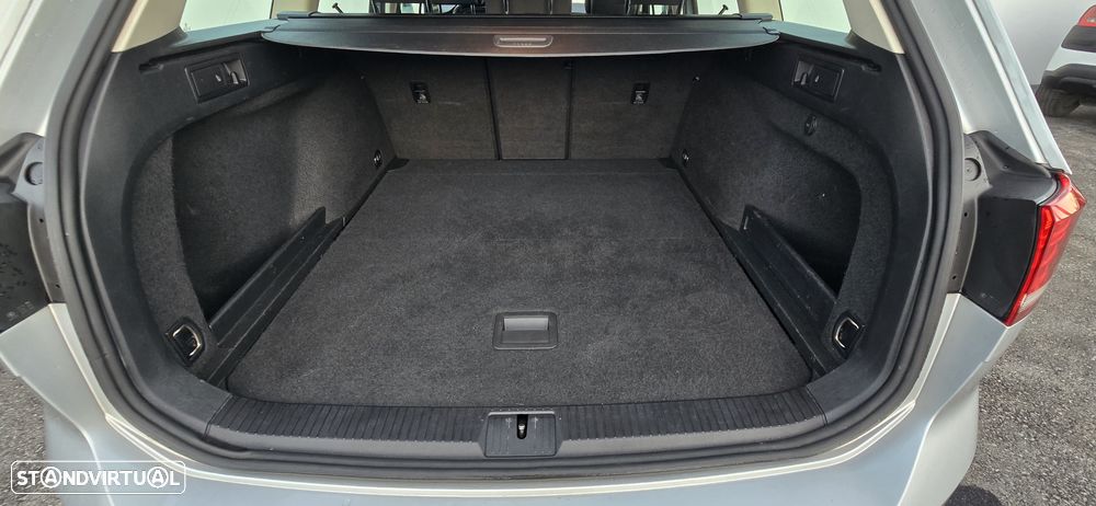 VW Passat Variant 2.0 TDi Business Package DSG - 9