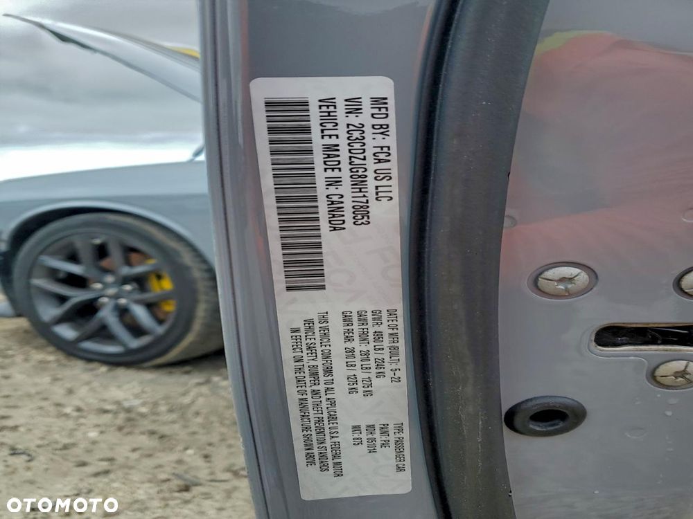 Dodge Challenger - 12