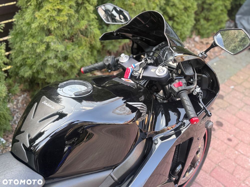 Honda CBR - 7