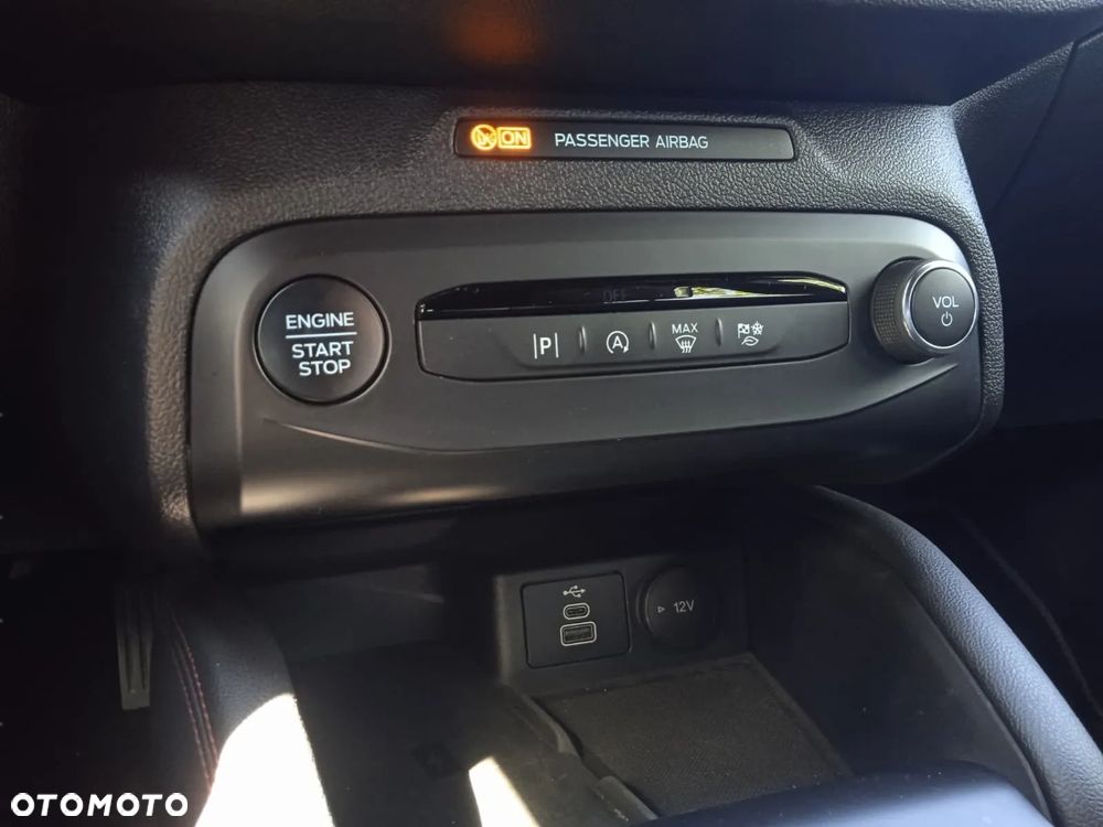 Ford Focus 1.0 EcoBoost mHEV ST-Line X - 30