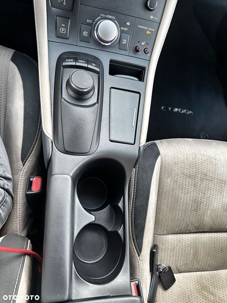 Lexus CT 200h Elegance - 12