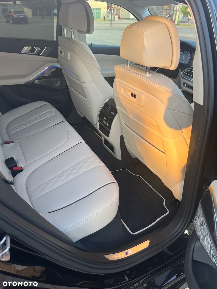BMW X6 M50i - 17