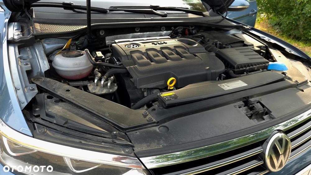 Volkswagen Passat - 16
