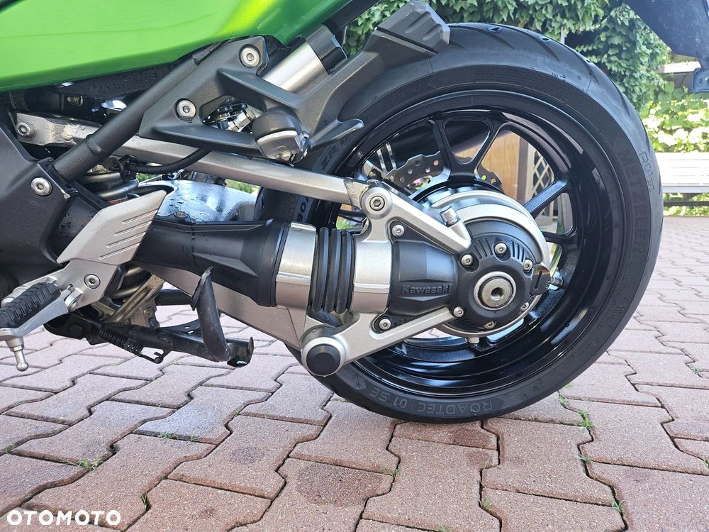 Kawasaki GTR - 3