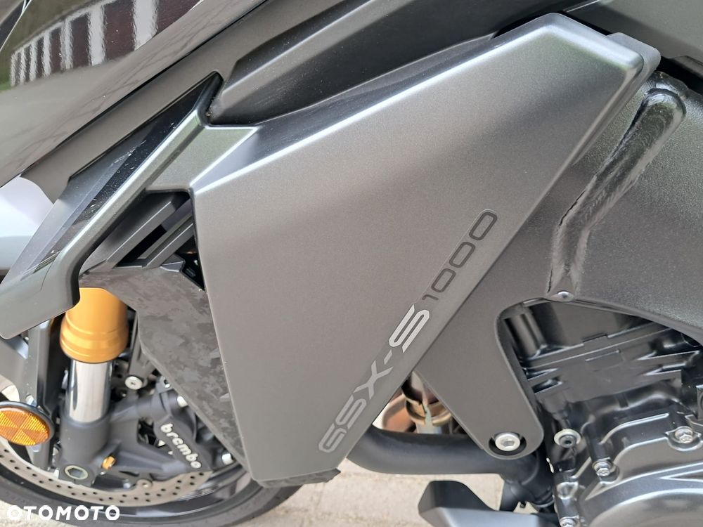 Suzuki GSX 1000 - 15