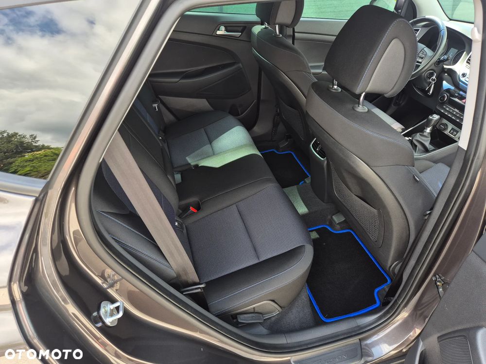 Hyundai Tucson blue 1.7 CRDi 2WD Style - 18
