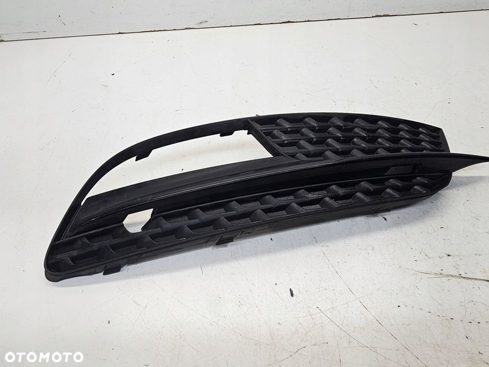KRATKA ATRAPA ZDERZAKA PRAWA AUDI A5 8T LIFT 8T0807682H - 5