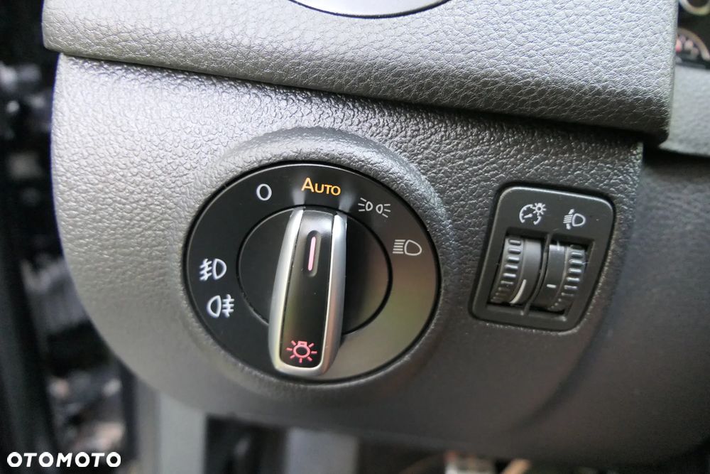 Volkswagen Golf Plus 1.6 TDI DPF Style - 29
