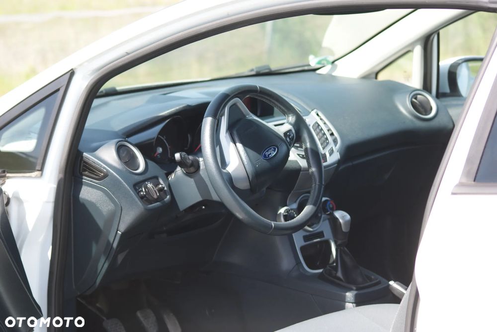 Ford Fiesta 1.25 Champions Edition - 13