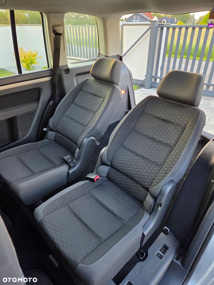 Volkswagen Touran 2.0 TDI Q-Line - 24