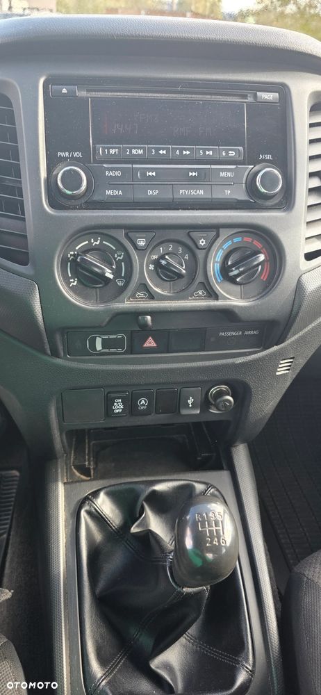 Mitsubishi L200 Pick Up 4x4 S&S Club Cab Basis - 12