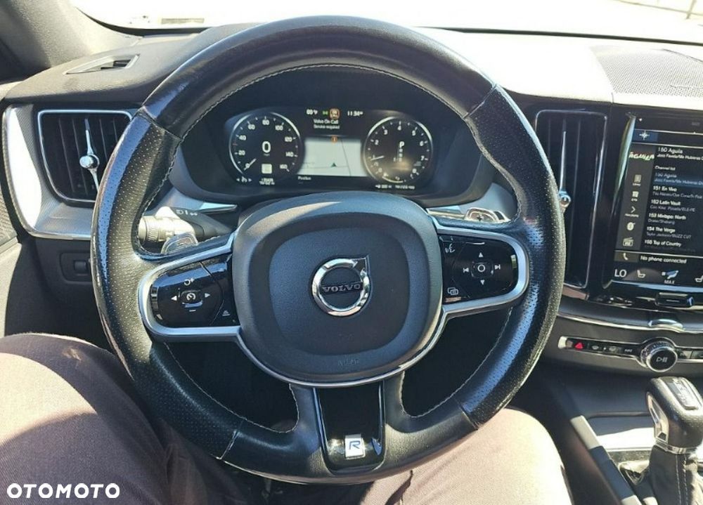 Volvo XC 60 T5 AWD R-Design - 8