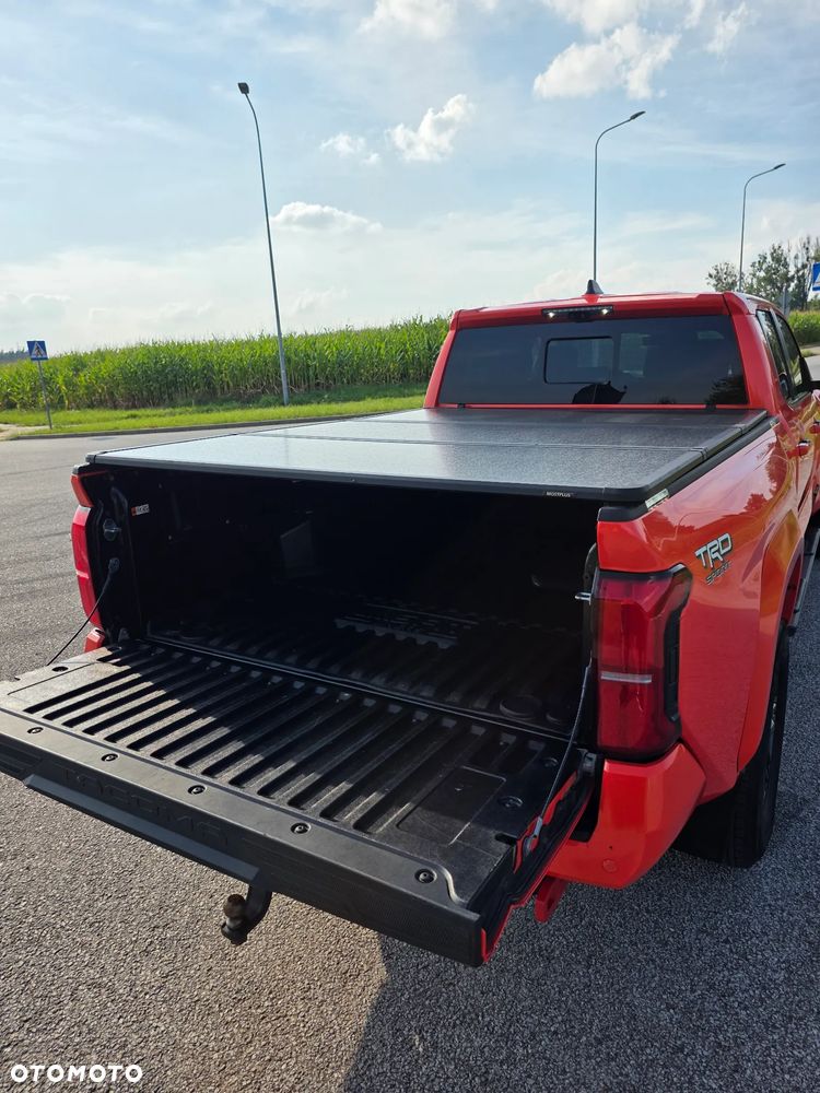 Toyota Tacoma - 14