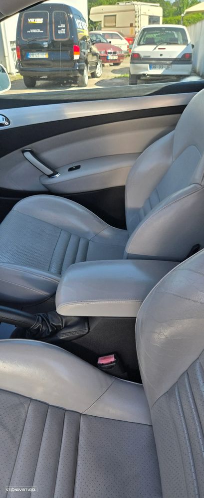 Peugeot 407 2.7 HDi V6 - 2