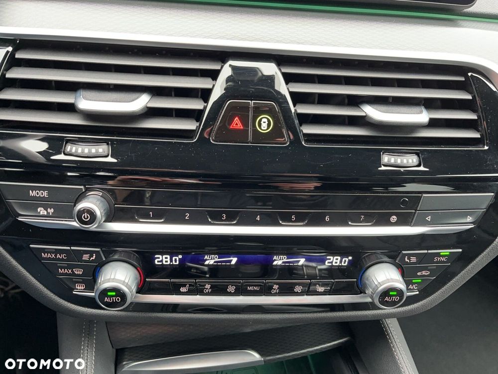 BMW Seria 5 520d xDrive mHEV M Sport sport - 29