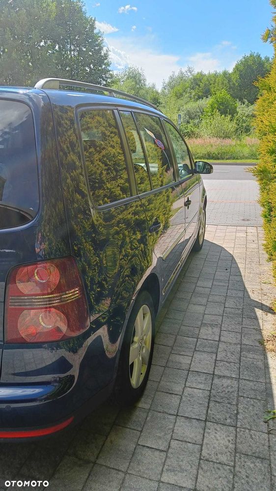 Volkswagen Touran - 8