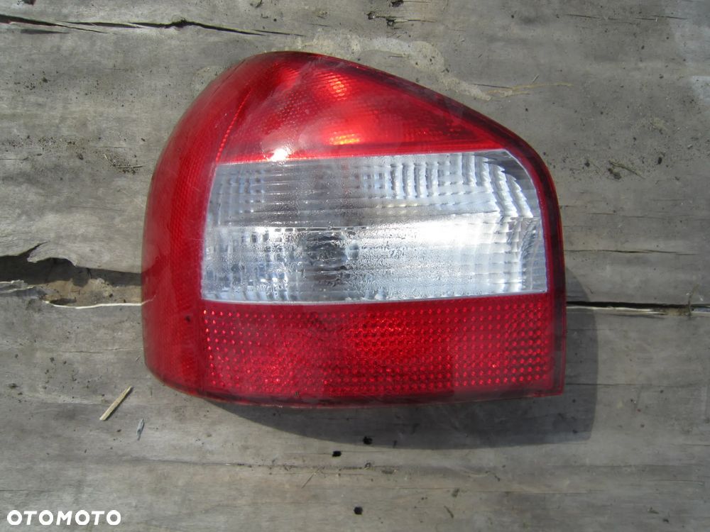 Lampa tył tylna lewa Audi A3 8L 3d Lift 8L0945095C - 1