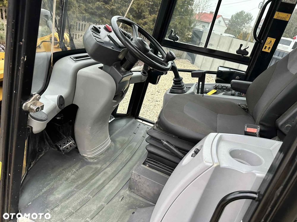 Caterpillar 906H2 - 5