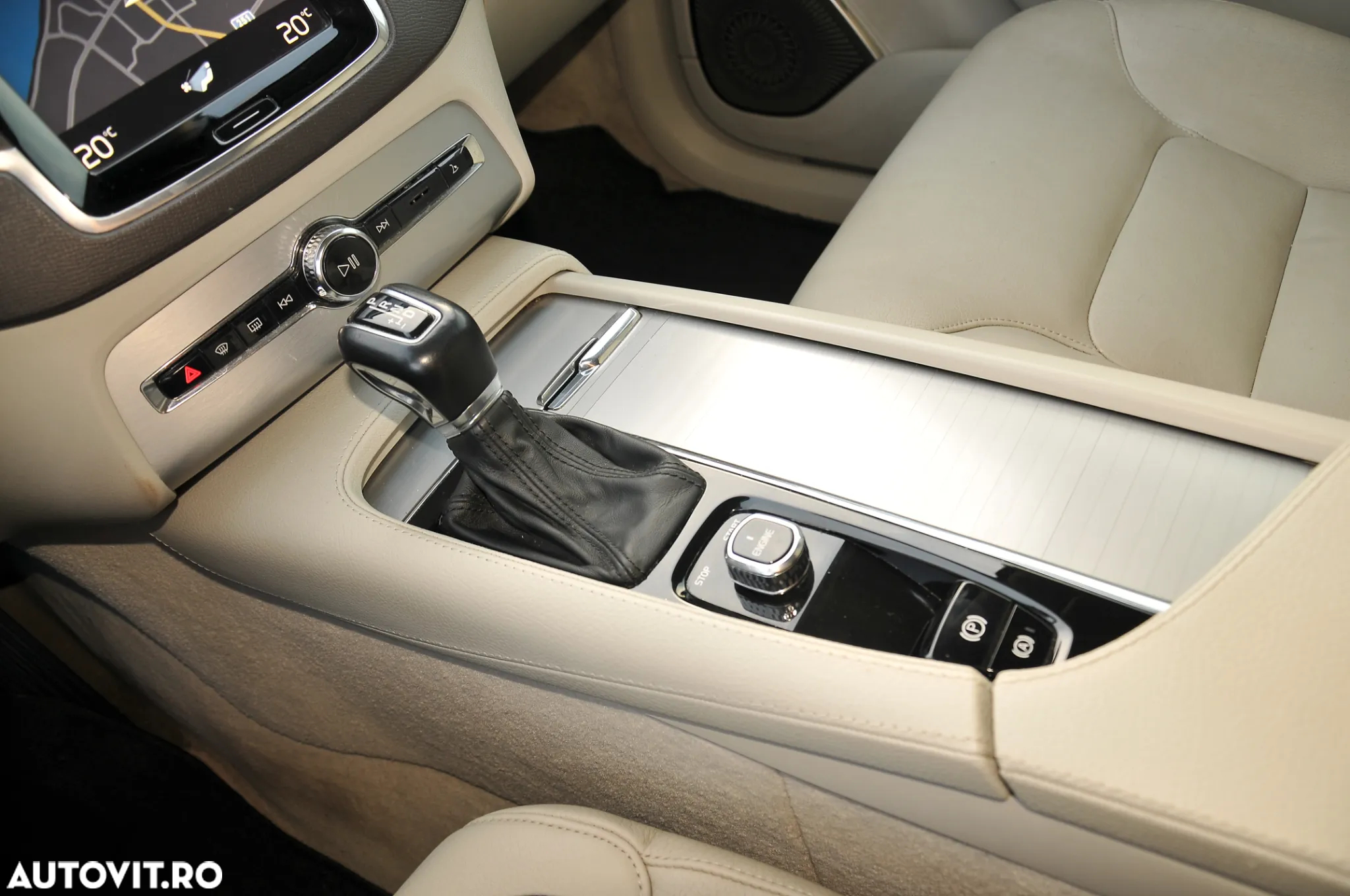 Volvo XC 90 D5 AWD Geartronic RDesign - 14