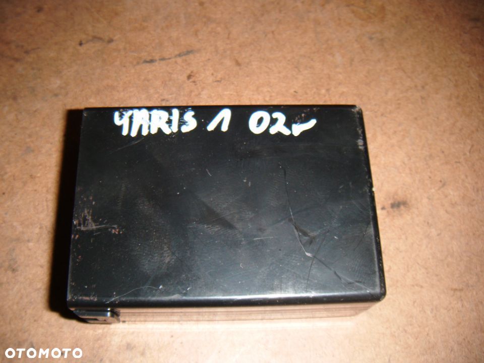 toyota yaris 1 moduł- sterownik 88650-52180 - 1