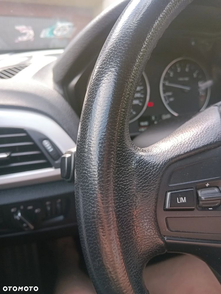 BMW Seria 1 116i - 22