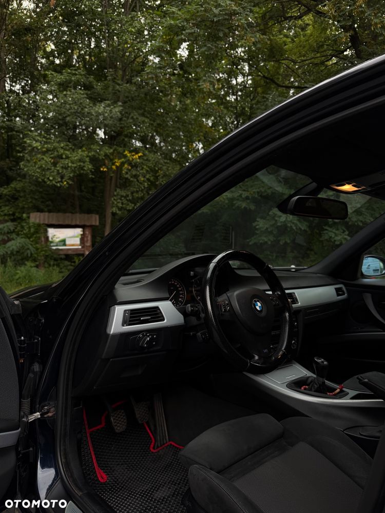 BMW Seria 3 320i - 8