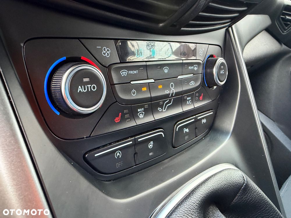 Ford Kuga 1.5 EcoBoost 2x4 Titanium - 31