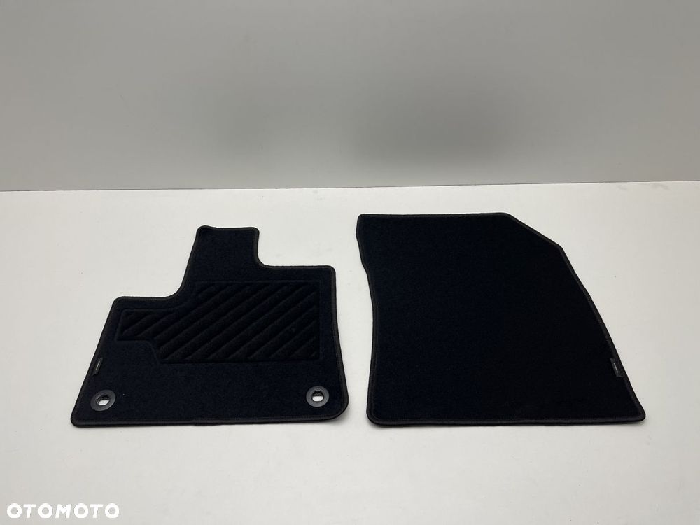 DYWANIKI WELUROWE OPEL COMBO E PRZÓD