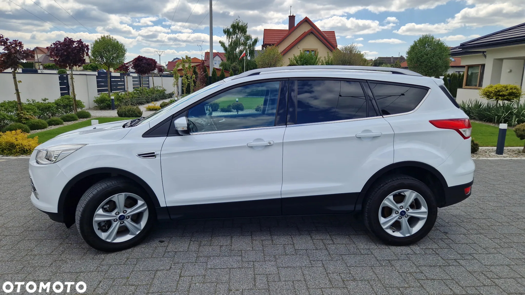 Ford Kuga 2.0 TDCi 2x4 Titanium - 3