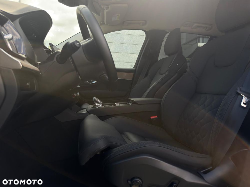 Volvo XC 90 - 9