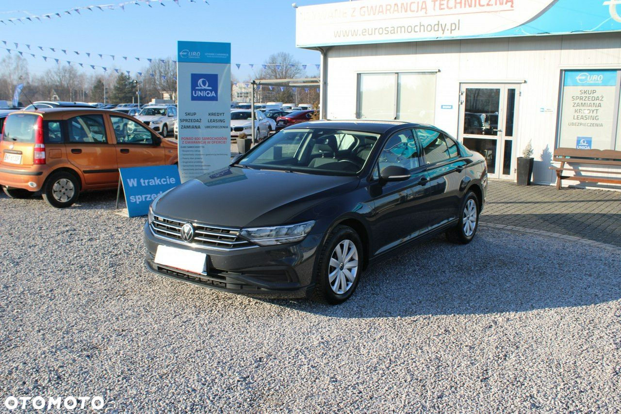 Volkswagen Passat - 2