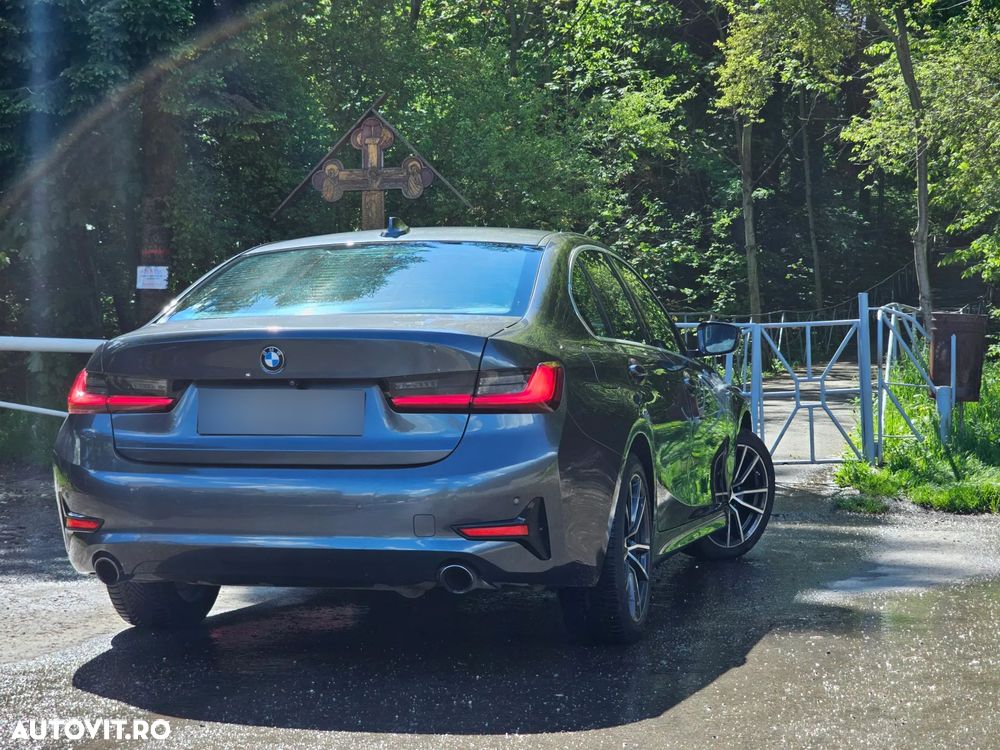BMW Seria 3 330i Aut. Sport Line - 4
