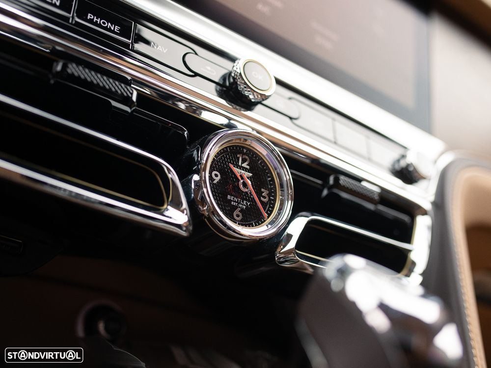 Bentley Flying Spur Hybrid Azure - 29