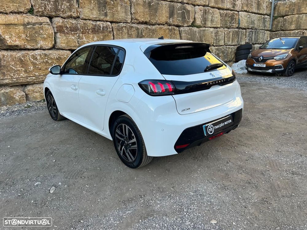 Peugeot 208 - 17