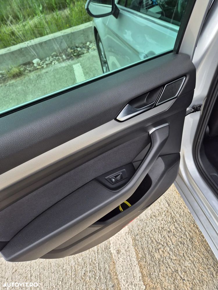 Volkswagen Passat - 11