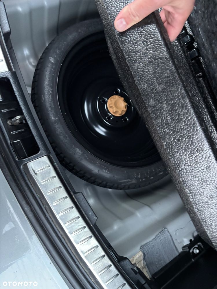 Toyota Auris Hybrid 135 Selection - 18