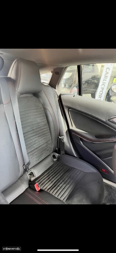 Mercedes-Benz CLA 200 d Shooting Brake AMG Line Aut. - 14