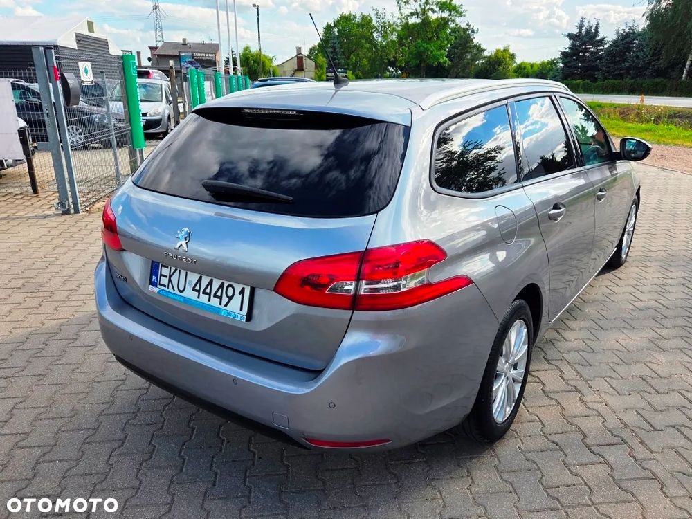 Peugeot 308 1.6 e-HDi Allure S&S - 9