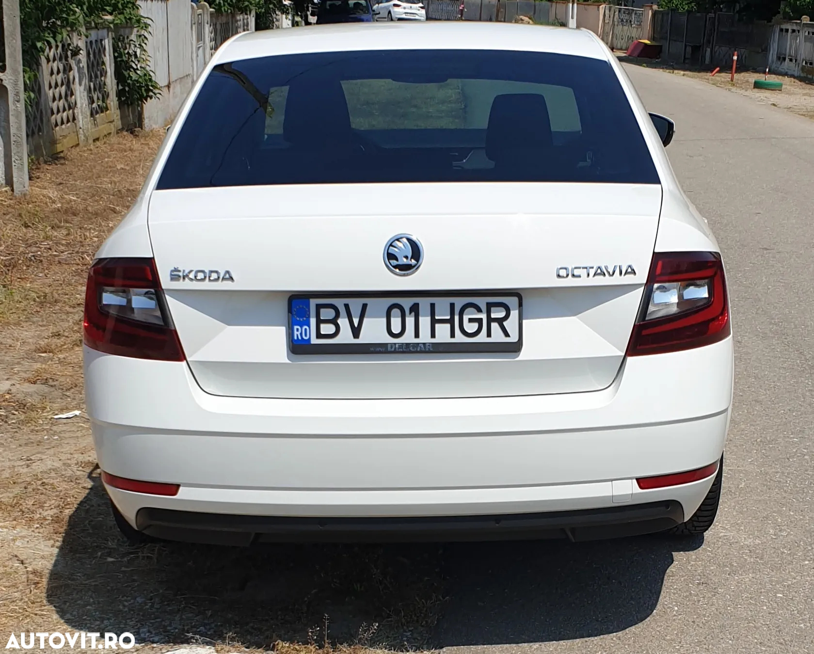 Skoda Octavia Combi Diesel 1.6 TDI DSG Style - 4