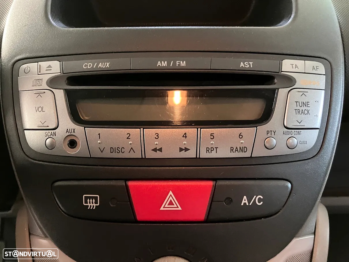 Peugeot 107 1.0 Trendy - 17