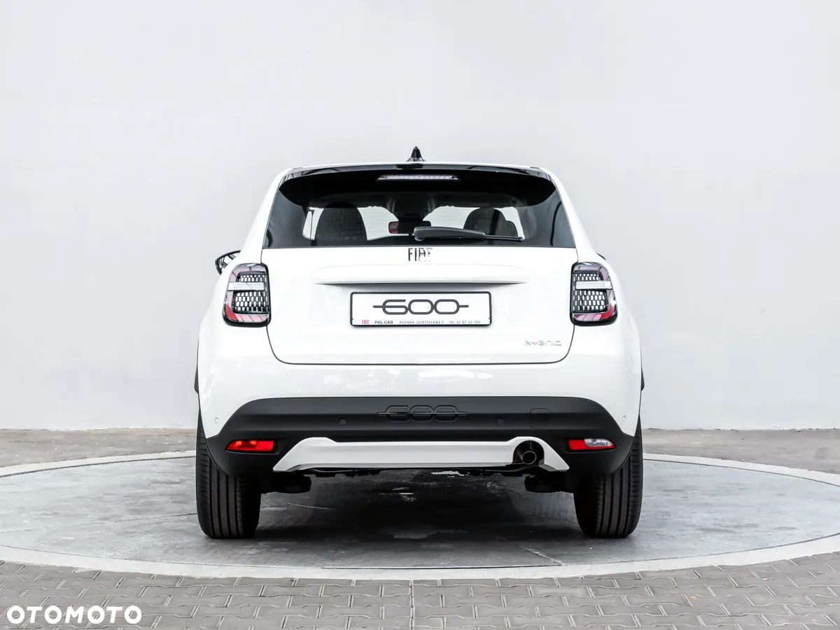 Fiat 600 1.2 Turbo Hybrid eDCT - 4