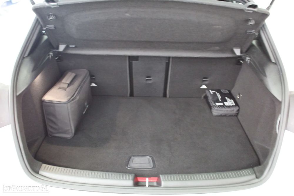 Mercedes-Benz A 250 e AMG Line - 23