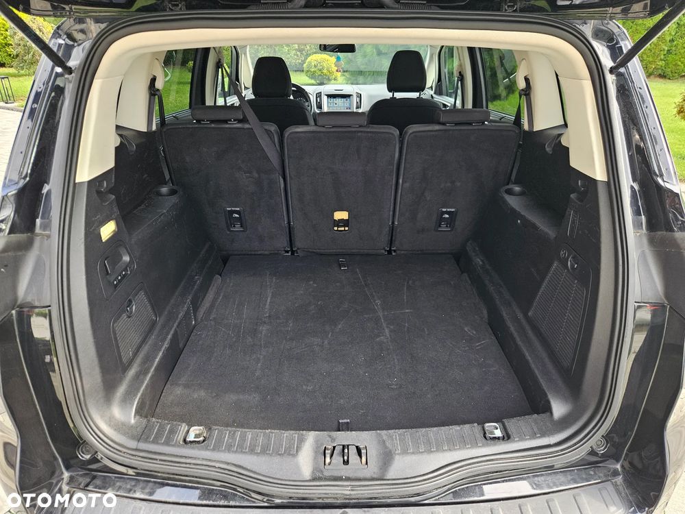 Ford S-Max - 36