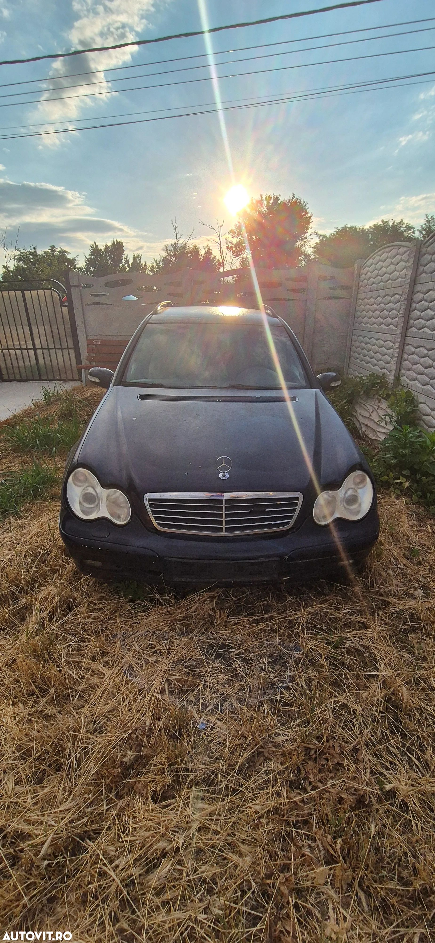 Dezmembrez Mercedes-Benz C180 Kompressor 2002 - 1